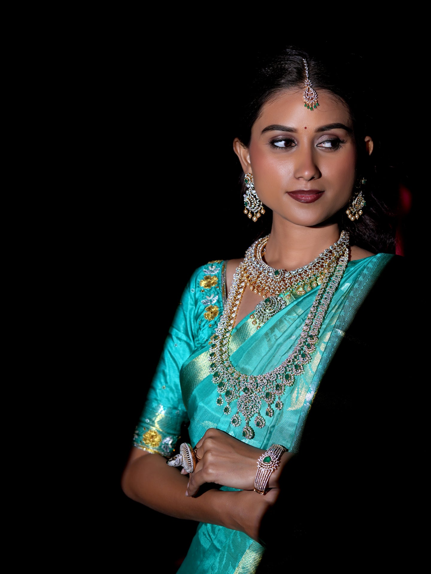 Sravanti Premium Cz Green Bangles